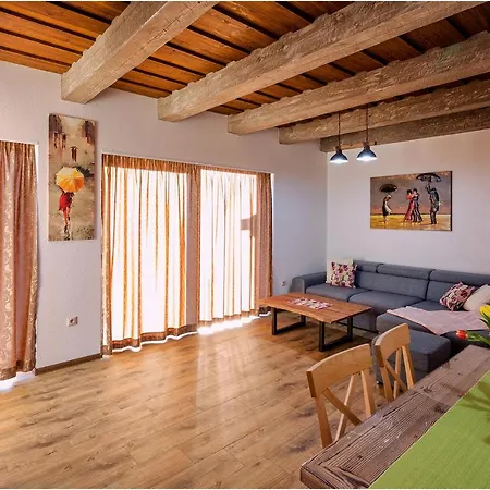 Pemikas Ii Apartman *