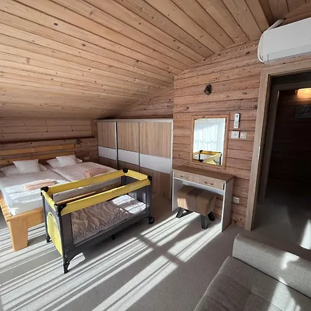 Pemikas Ii Apartmán